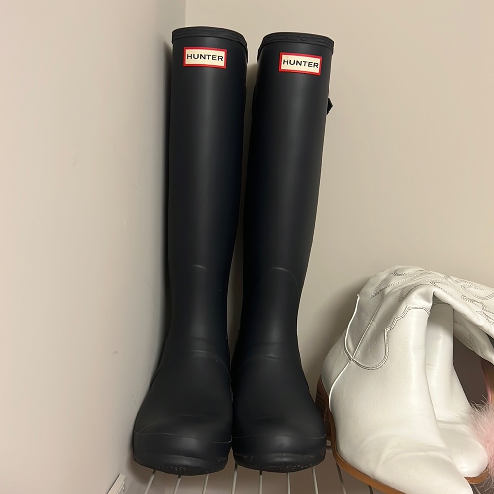 navy blue hunter boots